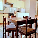 Apartament Zoro Palit