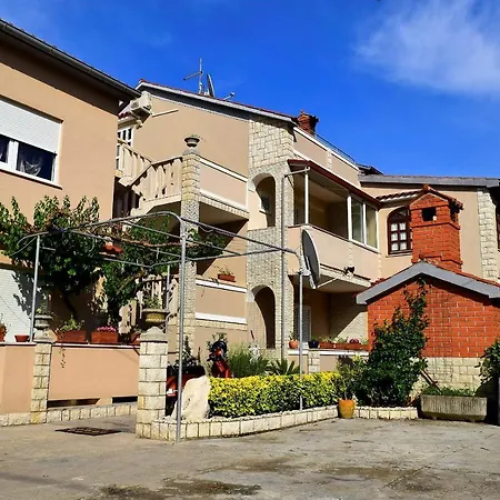 Zoro Apartment *
