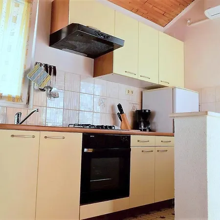 Zoro Apartment