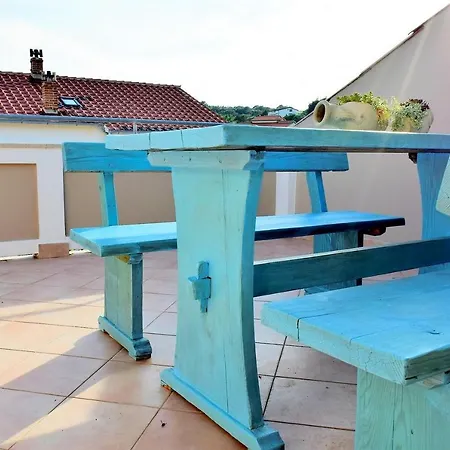 Zoro Apartment *