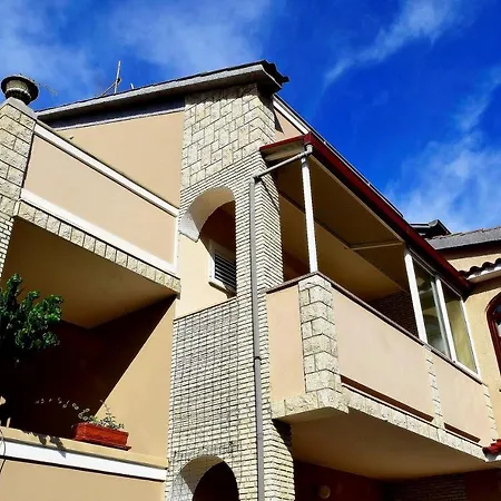 Zoro Apartment Palit