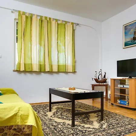 Zoro Apartment